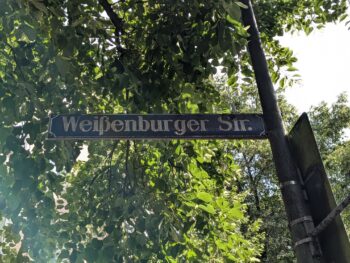 Straßenschild Weißenburger Straße