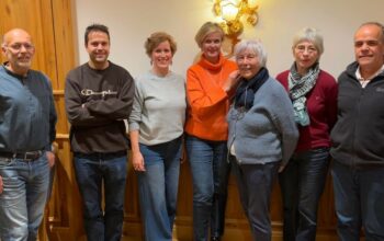 Gruppenbild des neuesn Vorstandes. von links nach rechts Sachindra Suri, Can Dedeoglu, Christina Wildberger, Uschi Lauterbach, Catherine Lodge, Anne Devaux und Jörg Schmidhals.